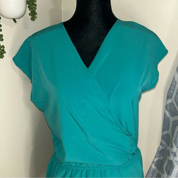 Green romper - Picture 2 of 6